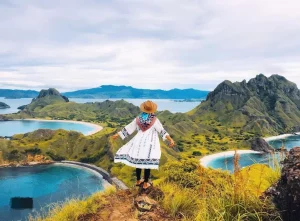 4. Trekking di Taman Nasional Komodo