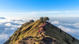 1. Petualangan Tak Terlupakan Mendaki Gunung Rinjani